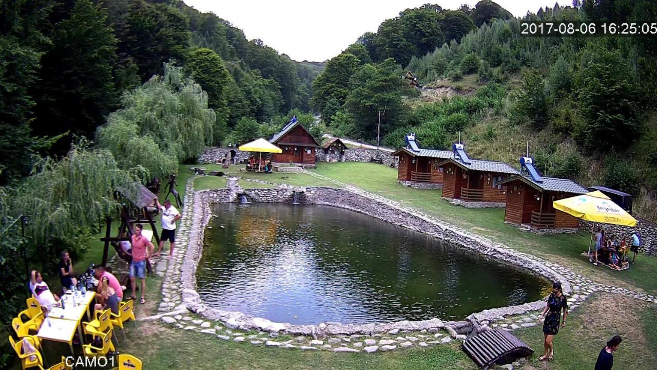 Pastravaria Romani Hotel Horezu Exterior foto