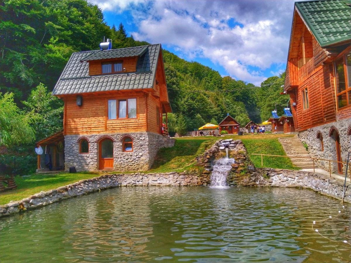 Pastravaria Romani Hotel Horezu Exterior foto